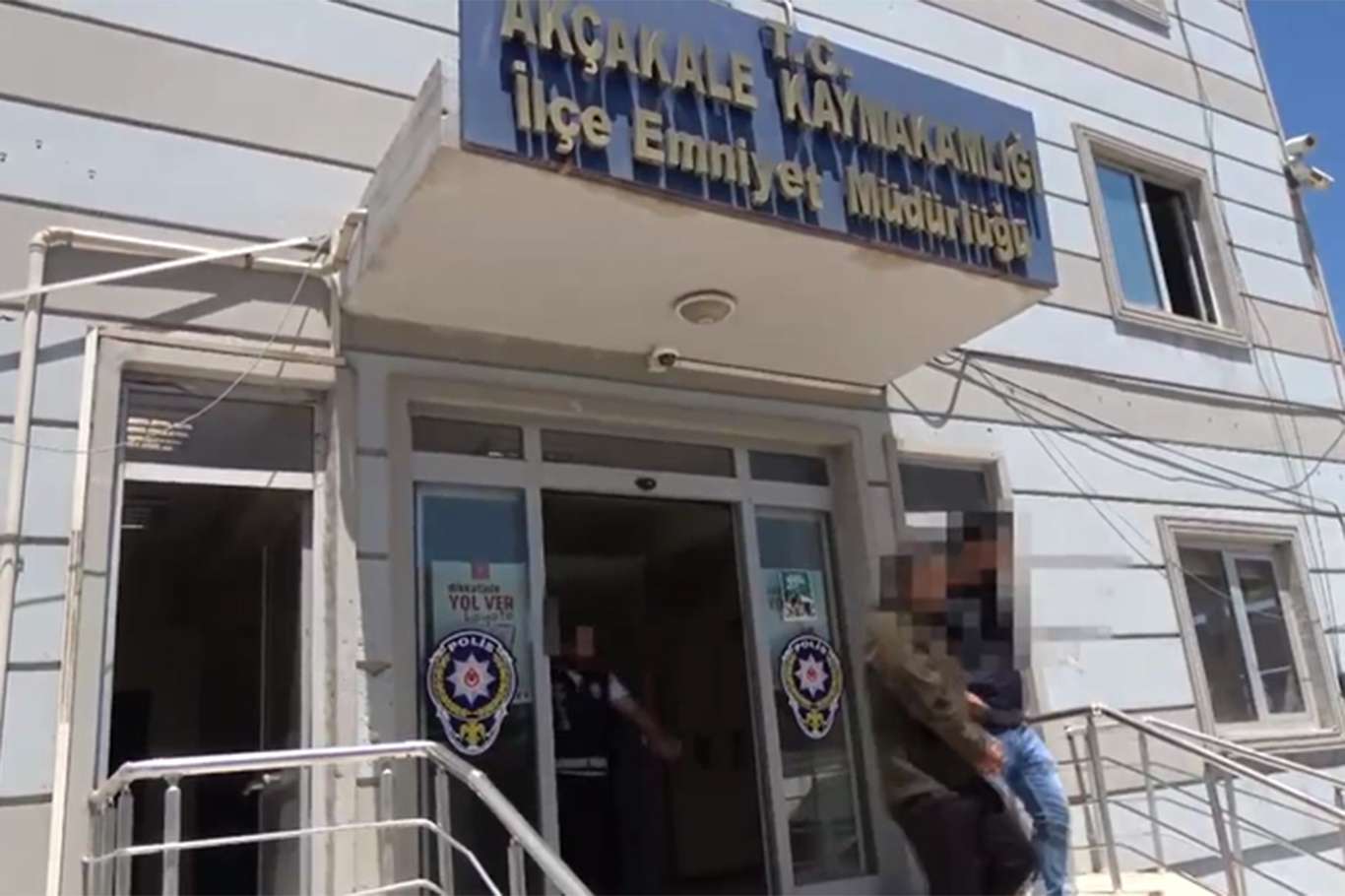 Şanlıurfa'da araç muayene istasyonunda usulsüzlük yapan 4 kişi tutuklandı Şanlıurfa'da araç muayene istasyonunda usulsüzlük yapan 4 kişi tutuklandı